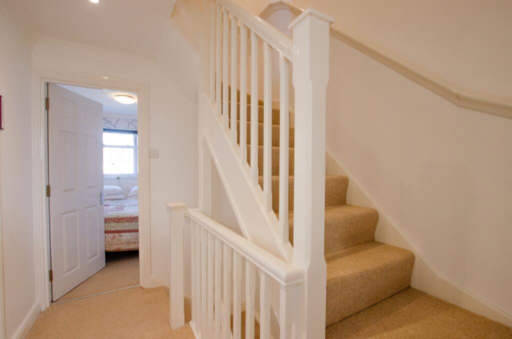 To Book A Viewing Call TPS Lostwithiel on 01208 87