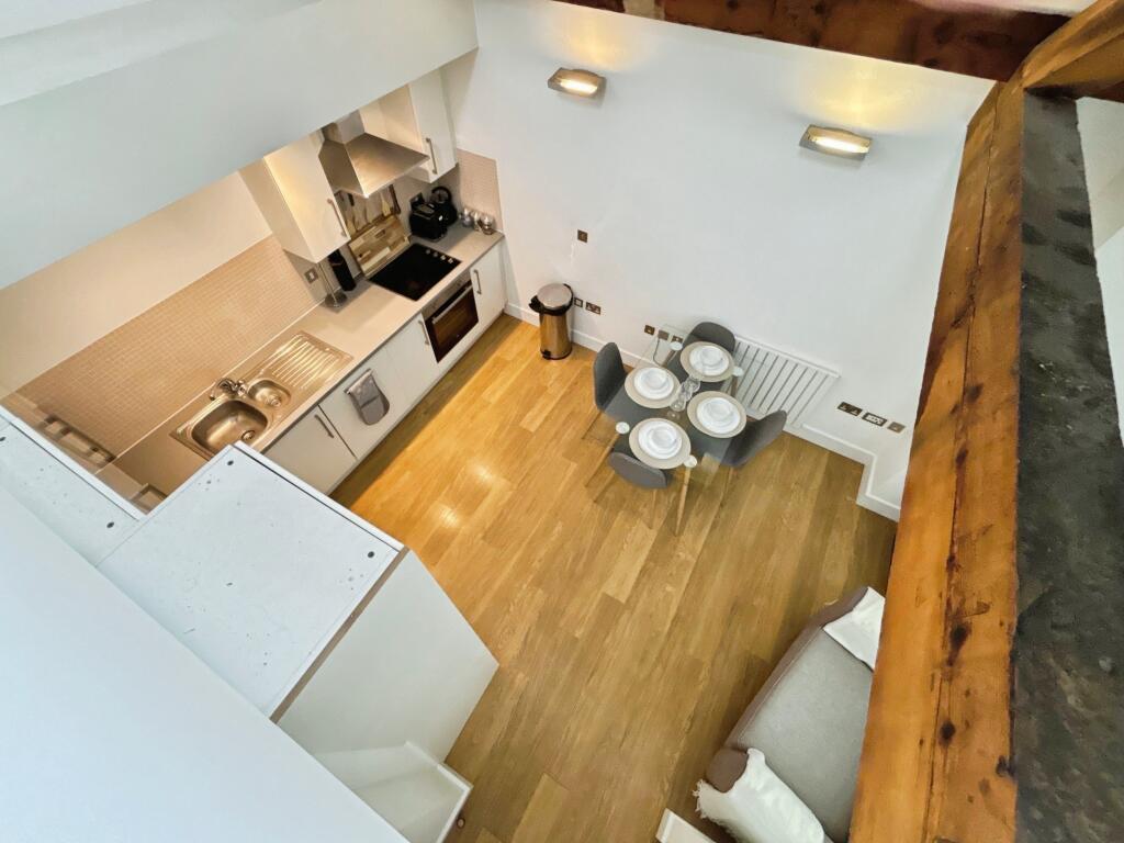 Kitchen/Dining Area