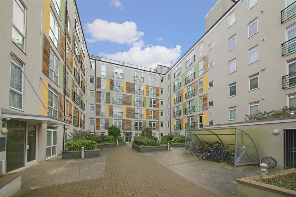 Foster House front2.jpg