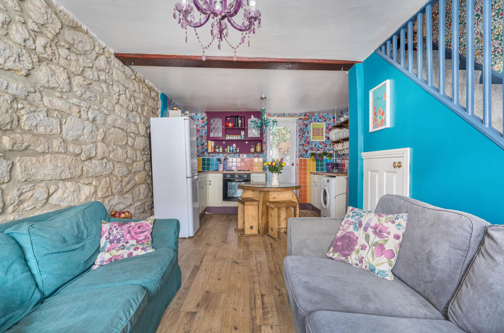 1369854-21-68f288...