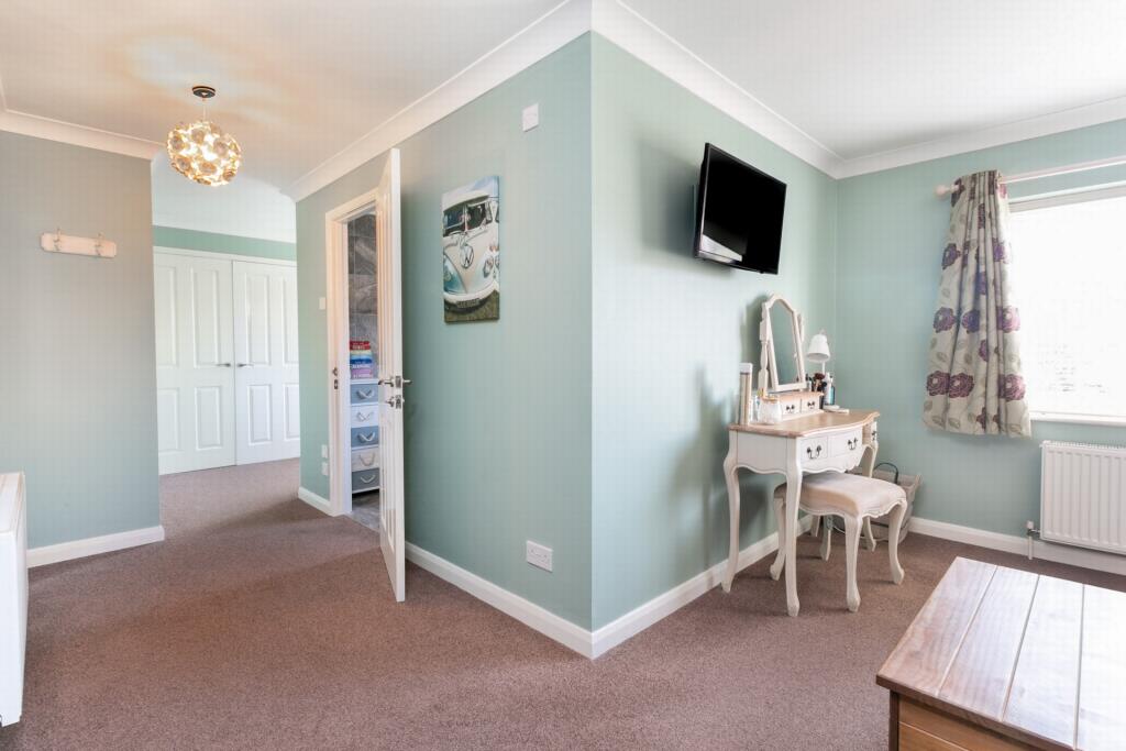 Principal bedroom