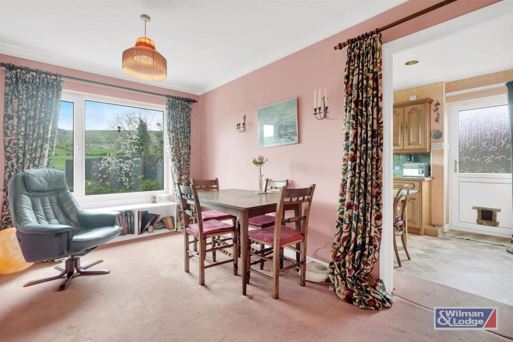 Four Bed Detached House in Glusburn3.jpeg