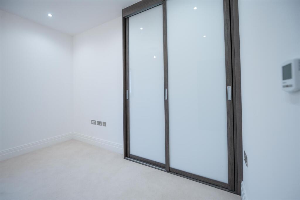 Bedroom 3         .jpg