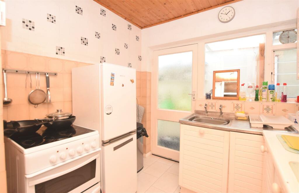 Kitchen.JPG