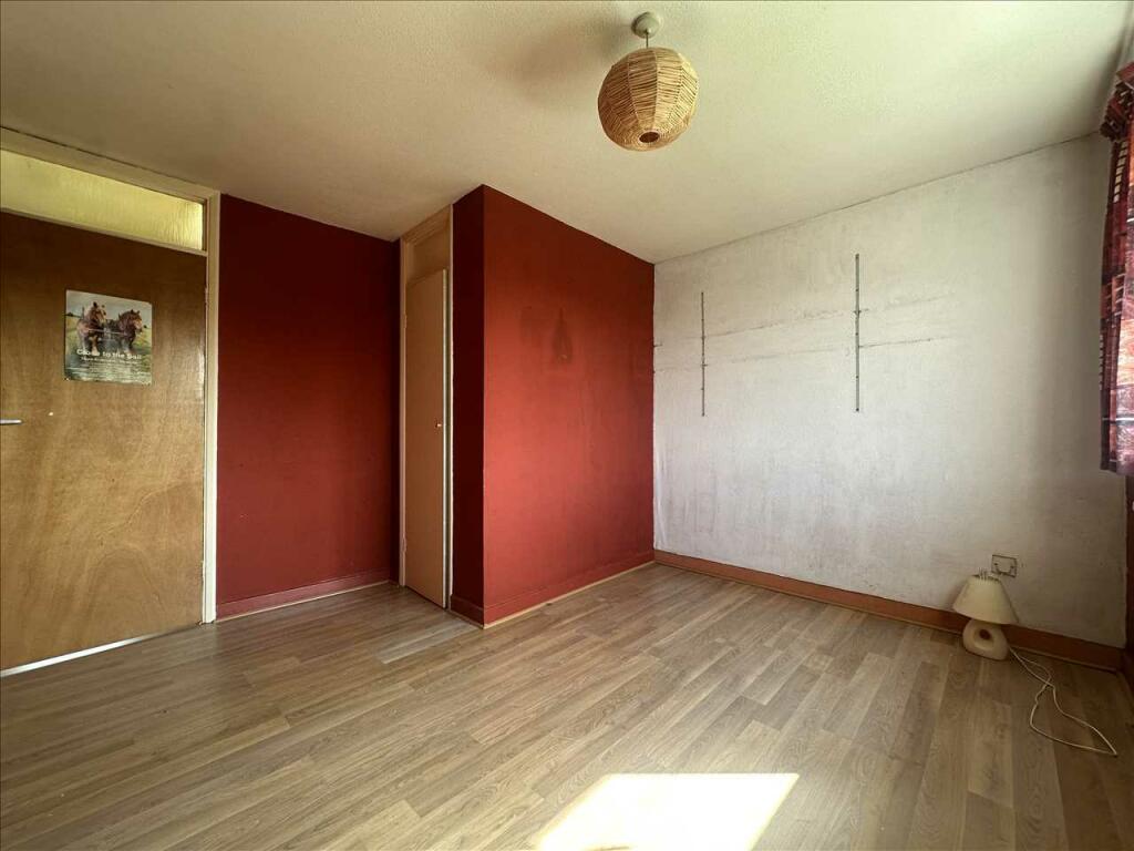 Bedroom (front)