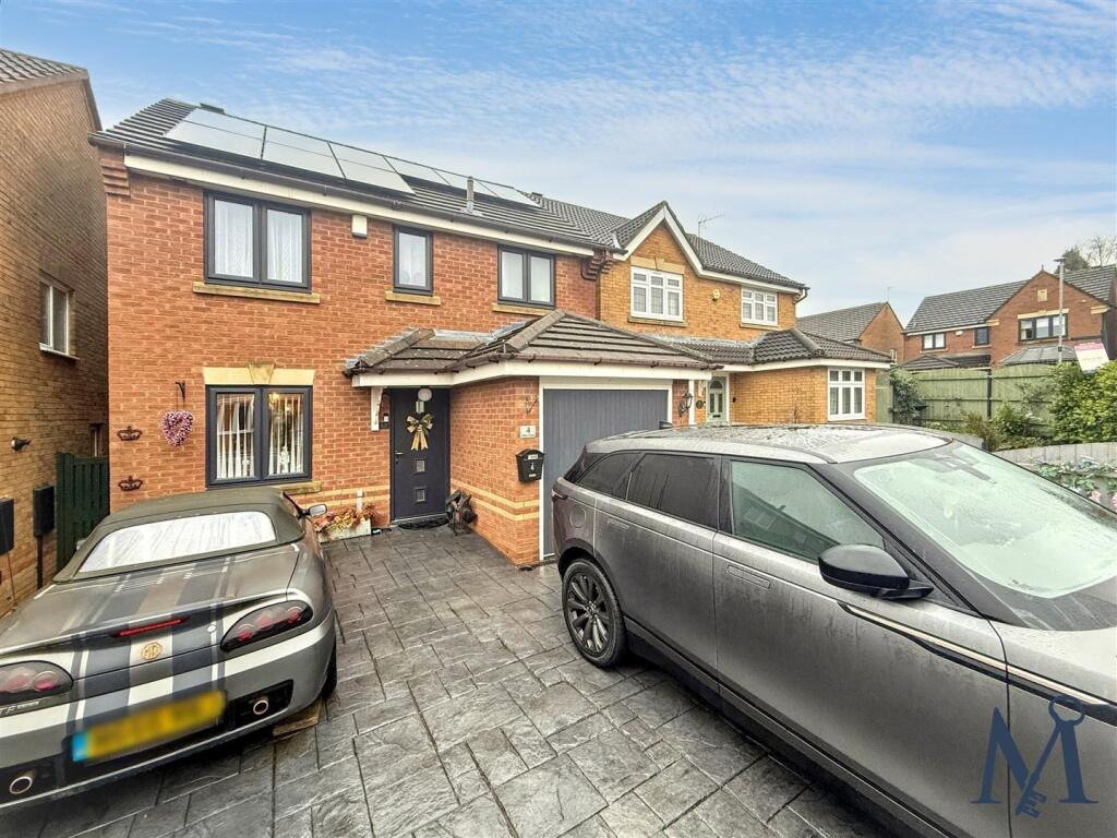 4 Ellis Close.jpg
