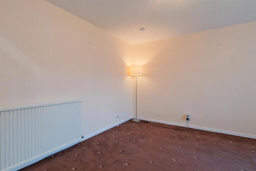 010-32 Unity Park Shotts, ML7 4AN.jpg