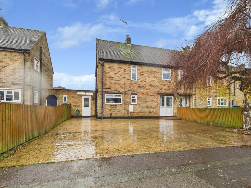 CAM04825G0-PR0244-STILL019