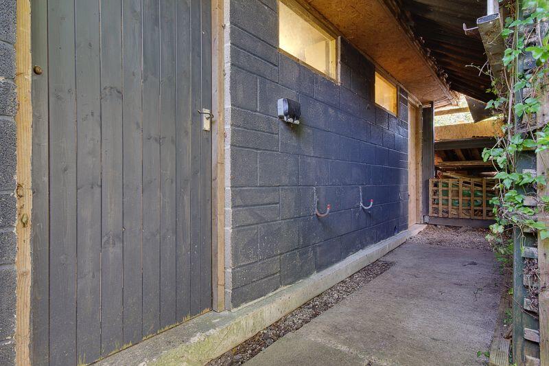 Outbuildings/Workshops