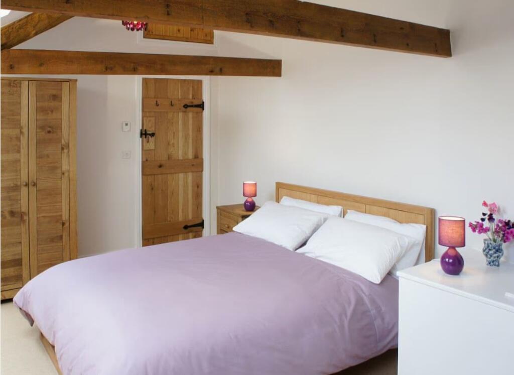 Cart Shed Bedroom2