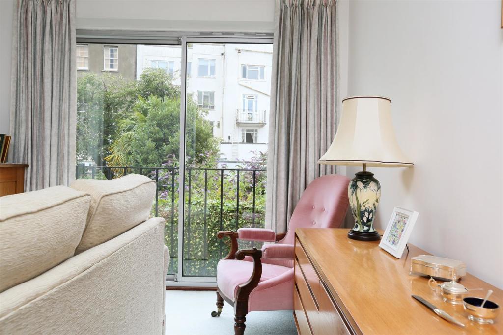 77 Princess Victoria St 14.jpg