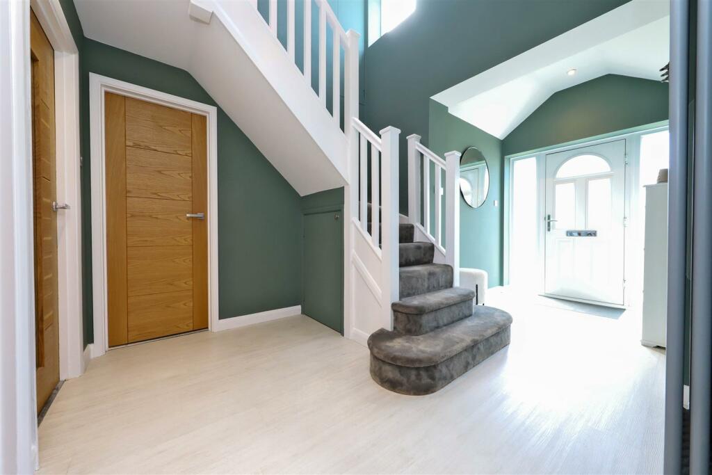 nicholas james hammy way hallway_.jpg
