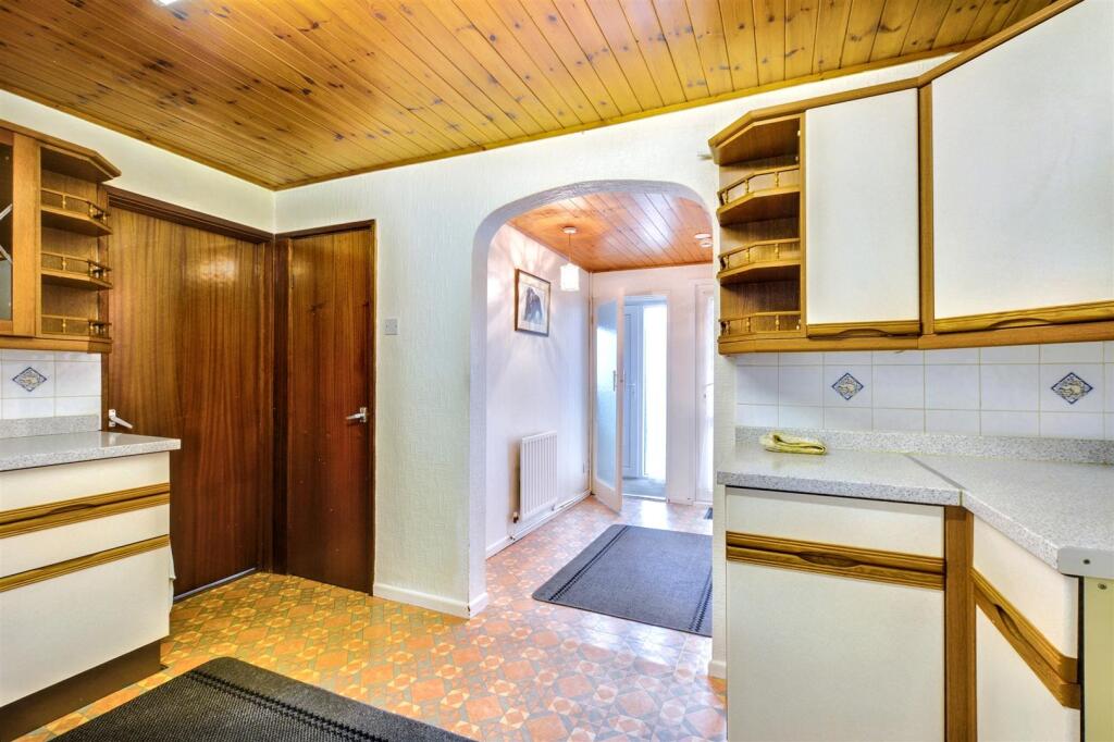 Kitchen_2.jpeg
