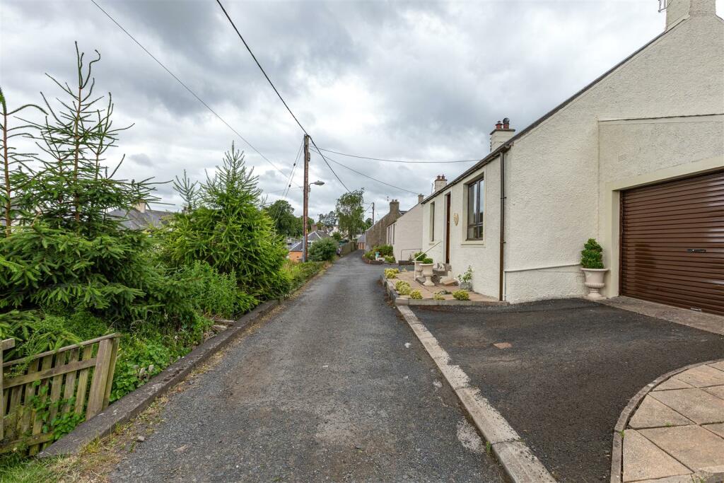 6 Sunny Brae Ancrum 04.JPG