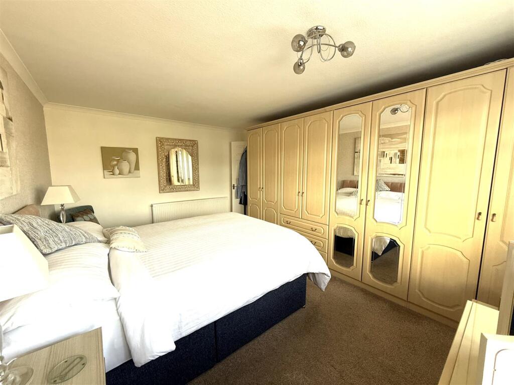 28 TITHEBARN BED 4.jpeg