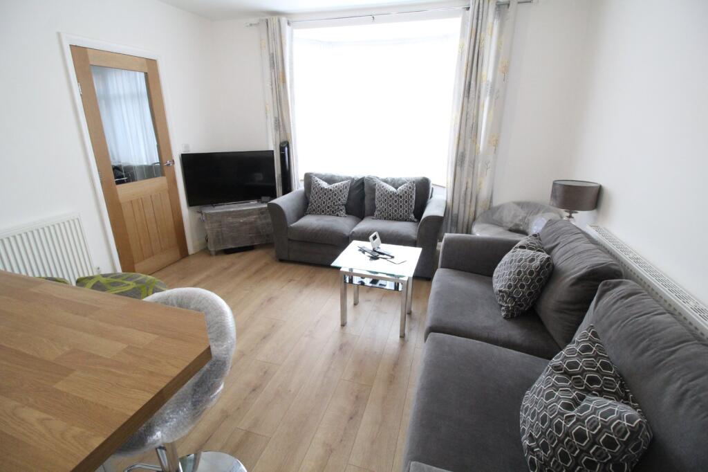 Sitting Room/Kitchen