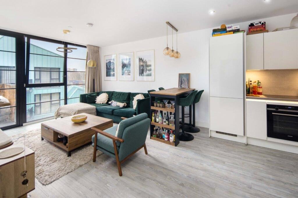 Living Room/Kitchen