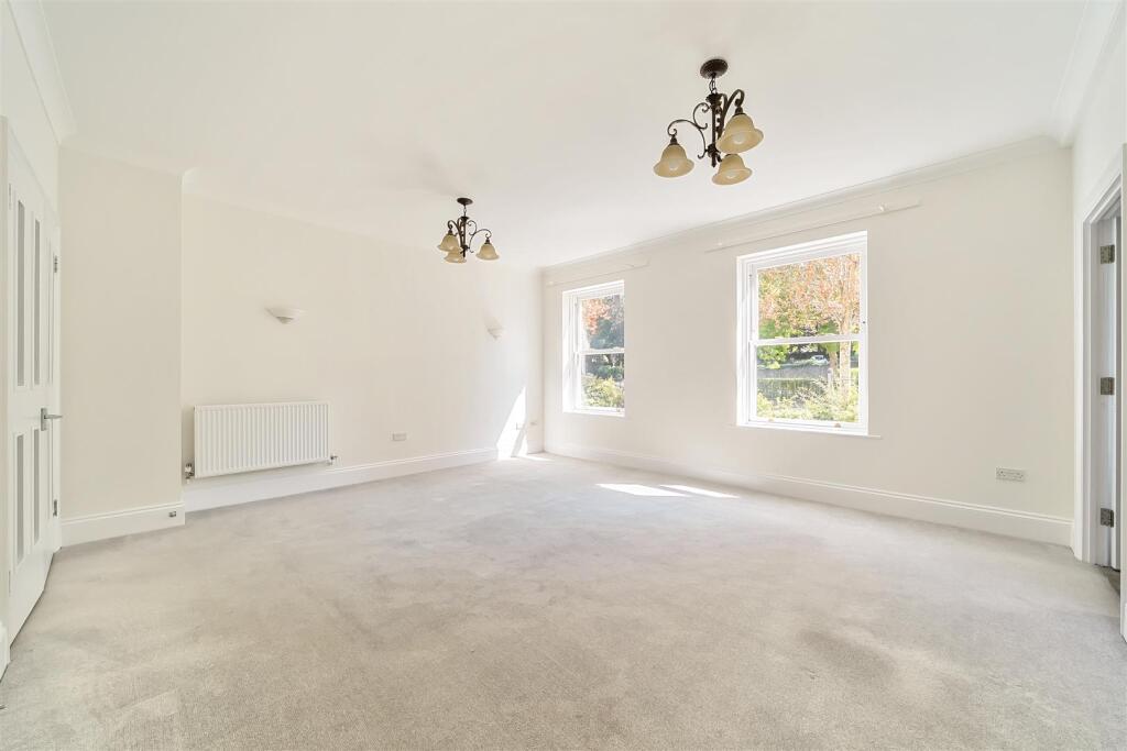 Sitting / Dining Room