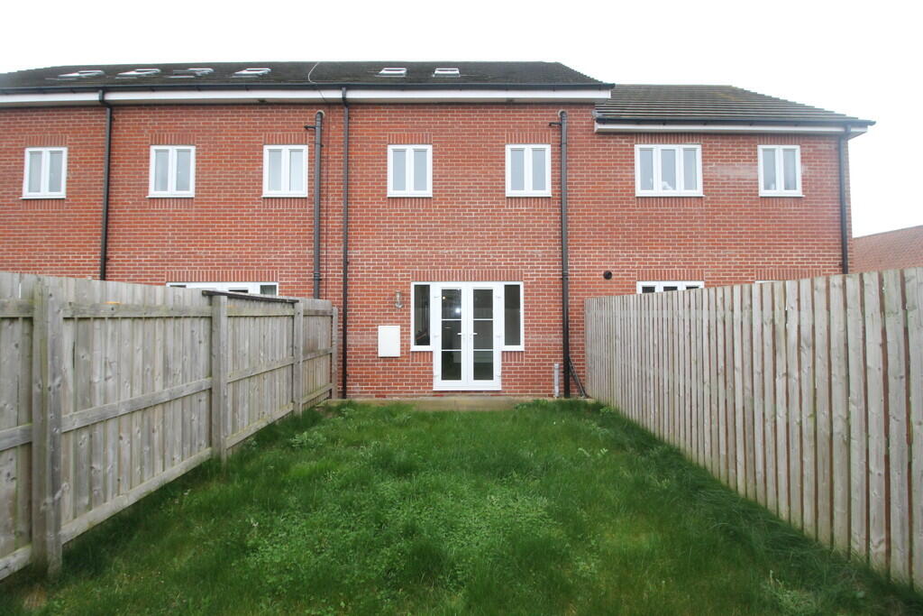 Exterior back 19s...