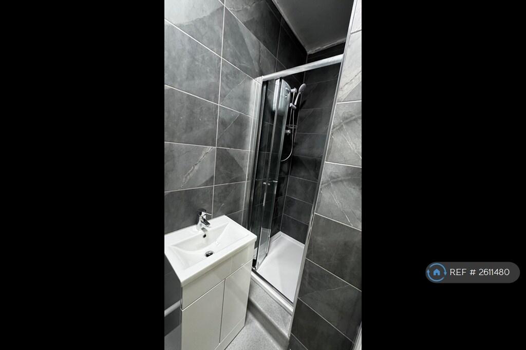 Bedroom 1 Ensuite
