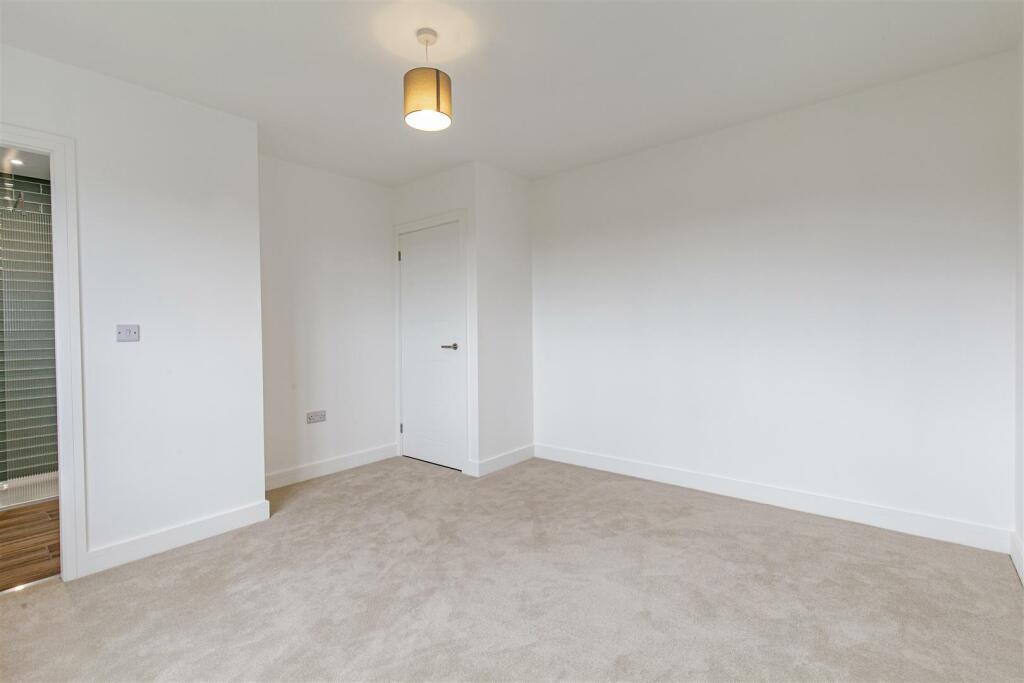 Bedroom 1-2.jpg