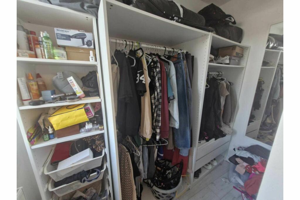 Walk-in Wardrobe