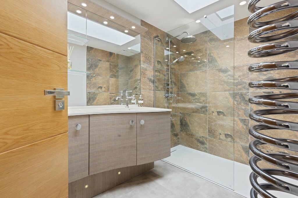 En-Suite 2