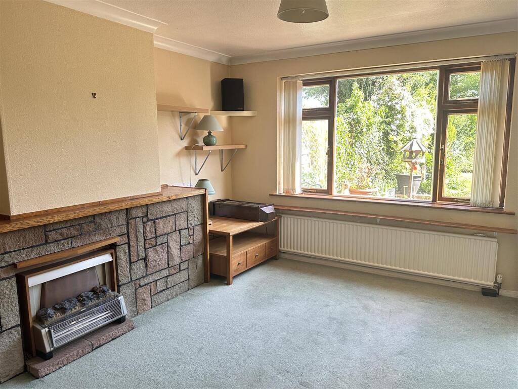 Open Lounge &amp; Diner