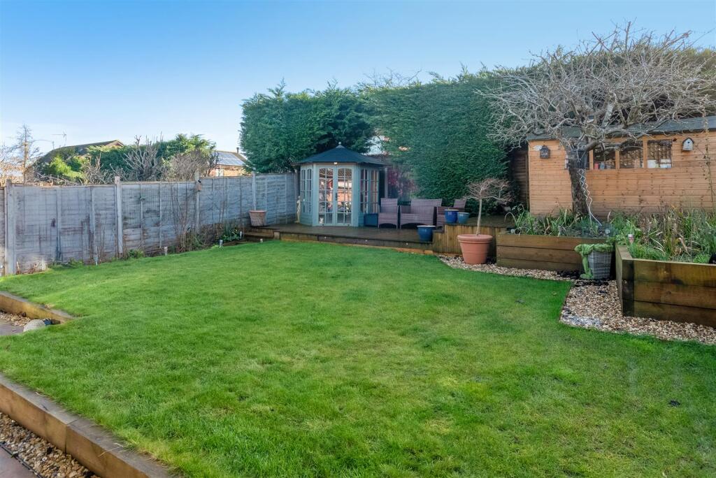 14 Bosley Close-11.jpg