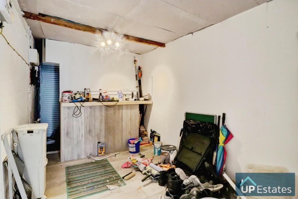 HOBBY ROOM