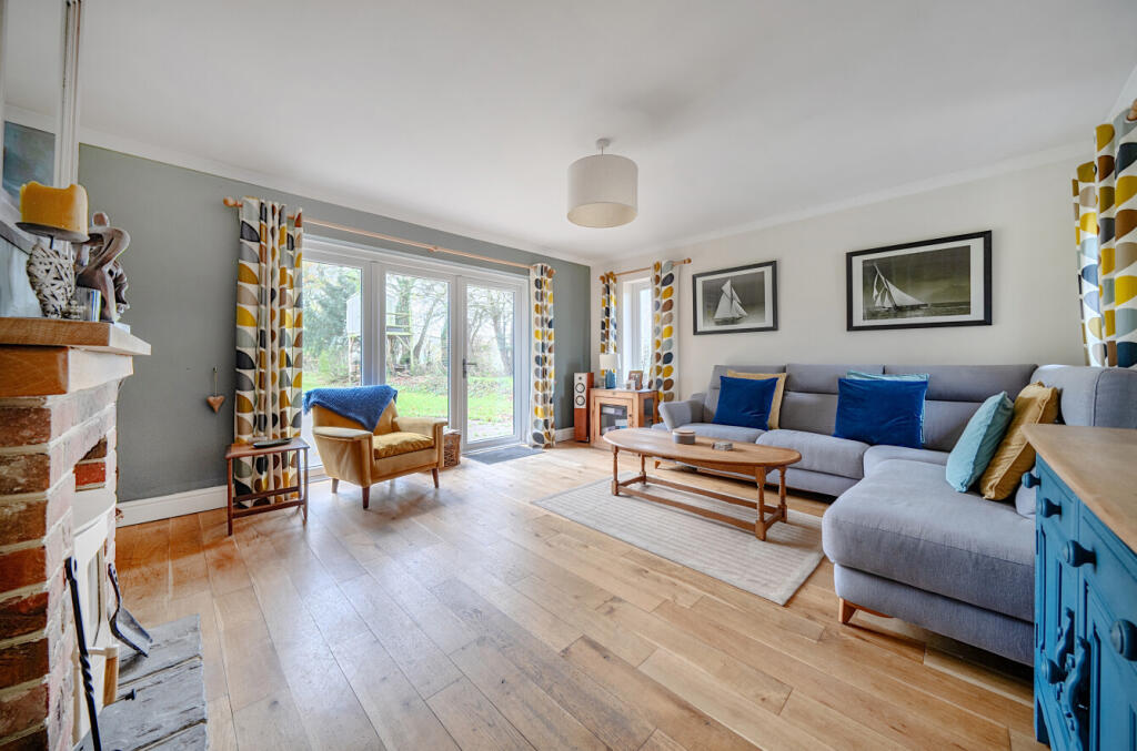 1385596-19-692886...