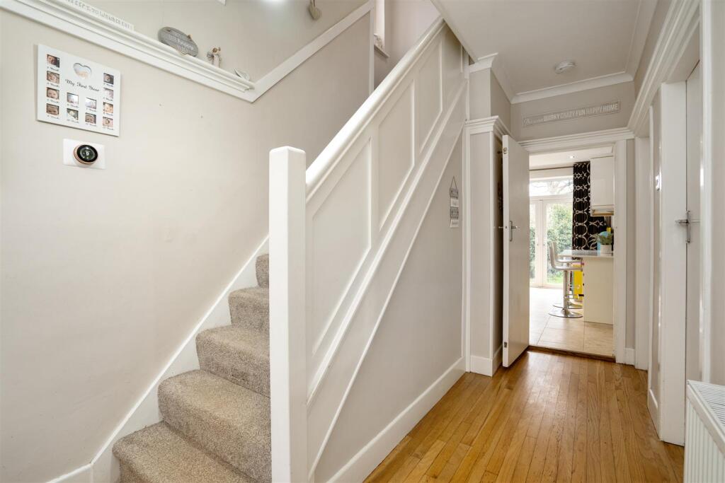 8 Buryfield Road_15.jpg