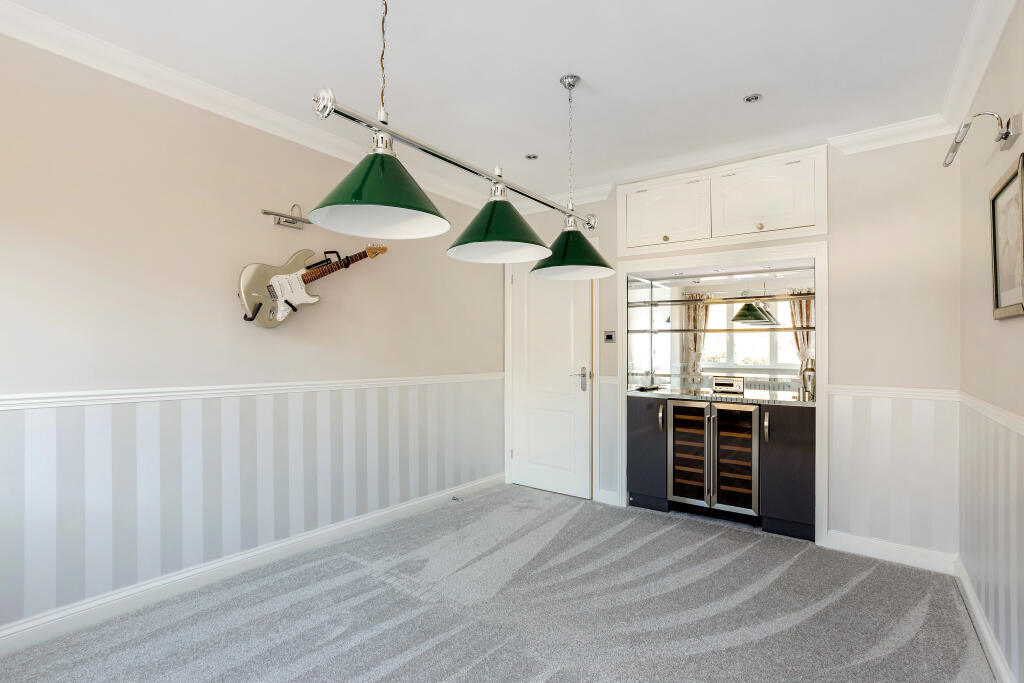 4nicholascourt26829613