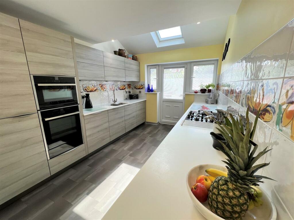 Kitchen A.JPG