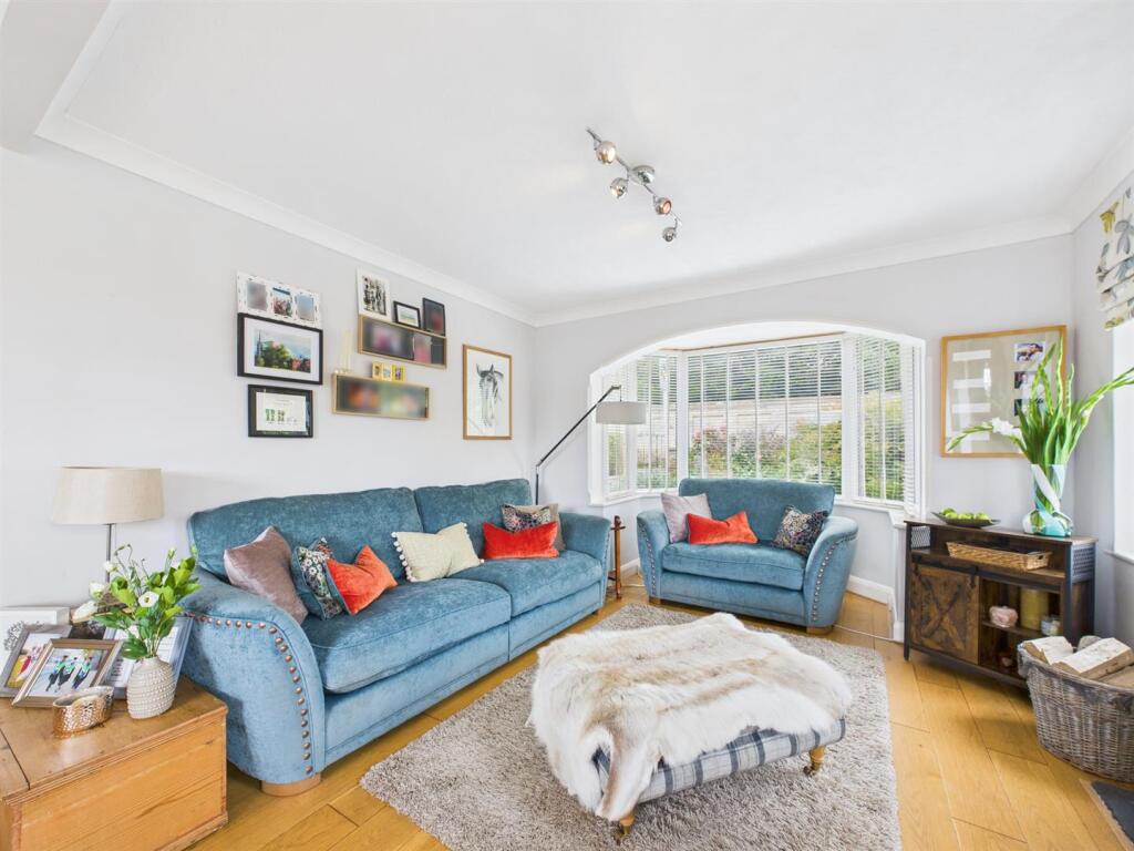 Open Plan Living/Dining Area