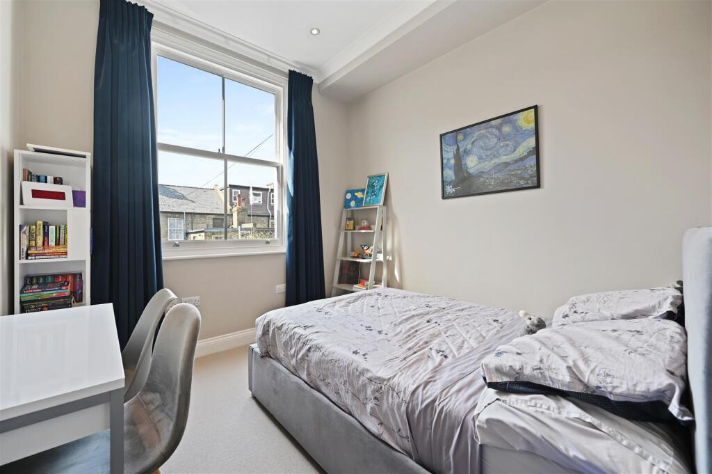 St Stephens Avenue - Bedroom