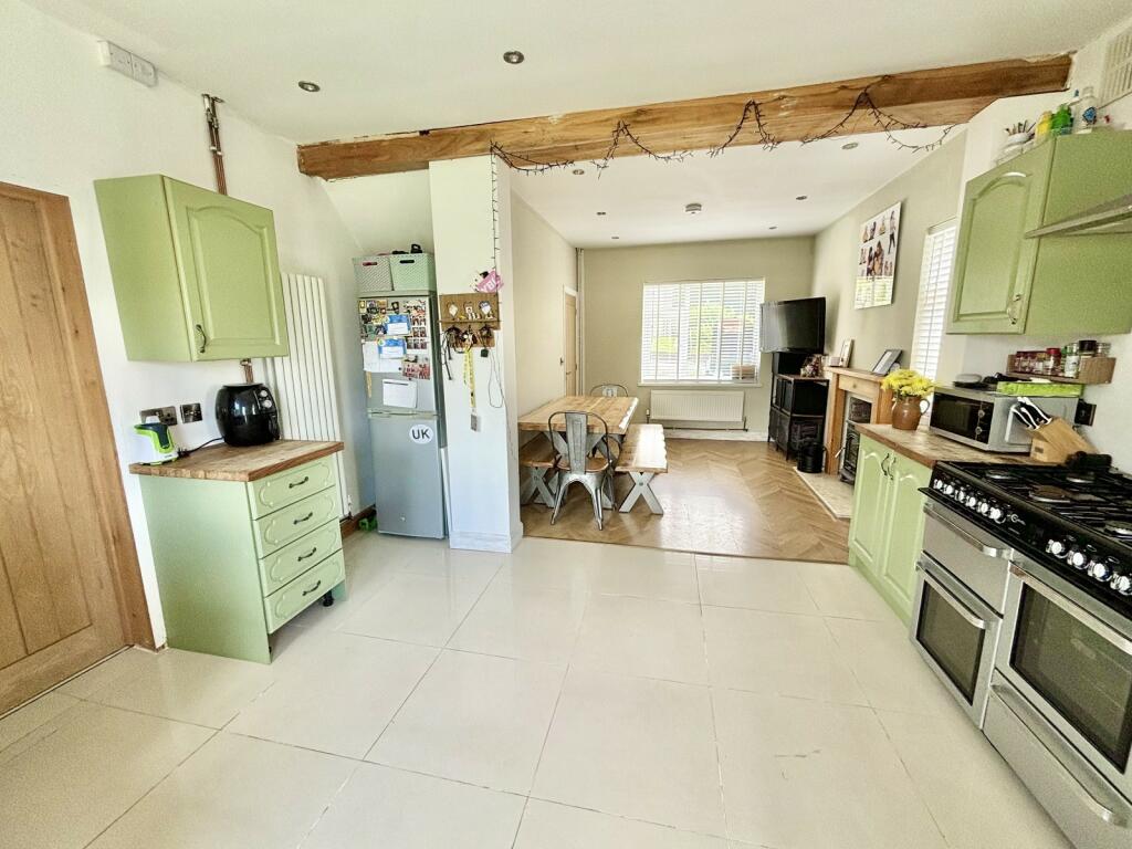 Kitchen/Dining Room
