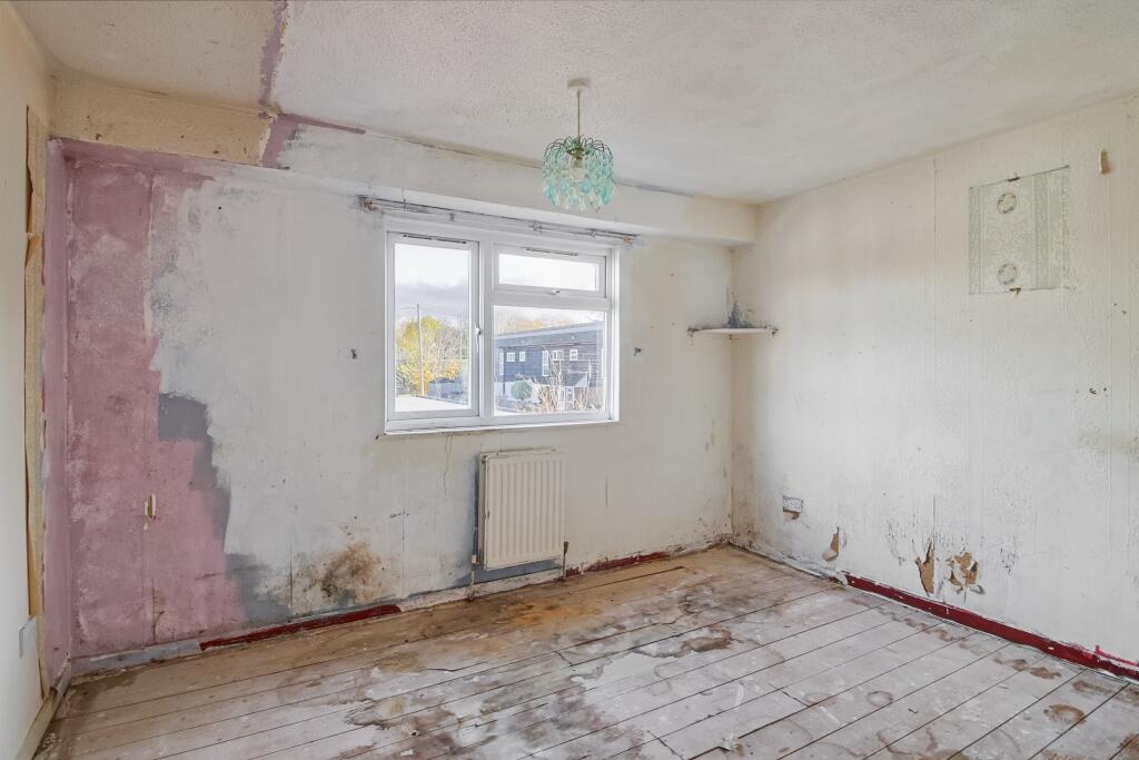 242 Pilgrims Way, Andover, SP10 5HU