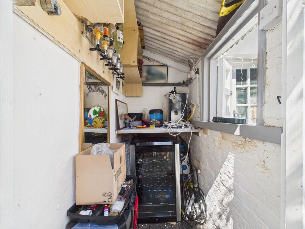 CAM02089G0-PR0524...