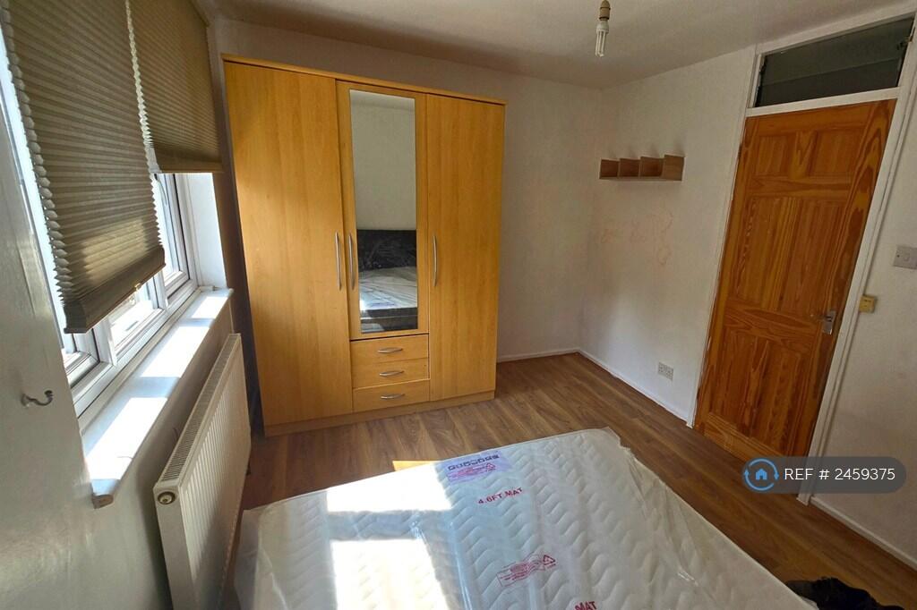 Front Bedroom Cupboard And Door