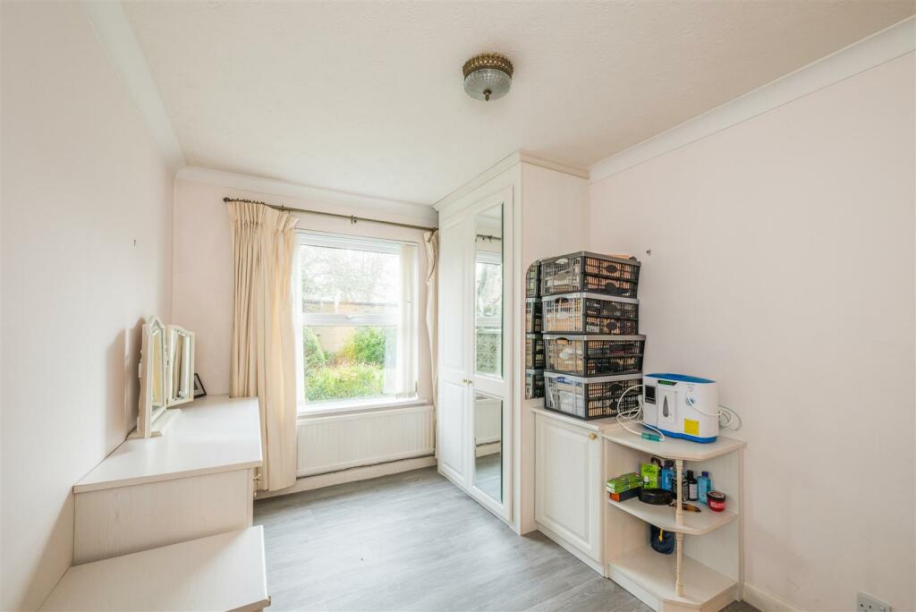 Flat 2, Corvill Court, Worthing -10.jpg