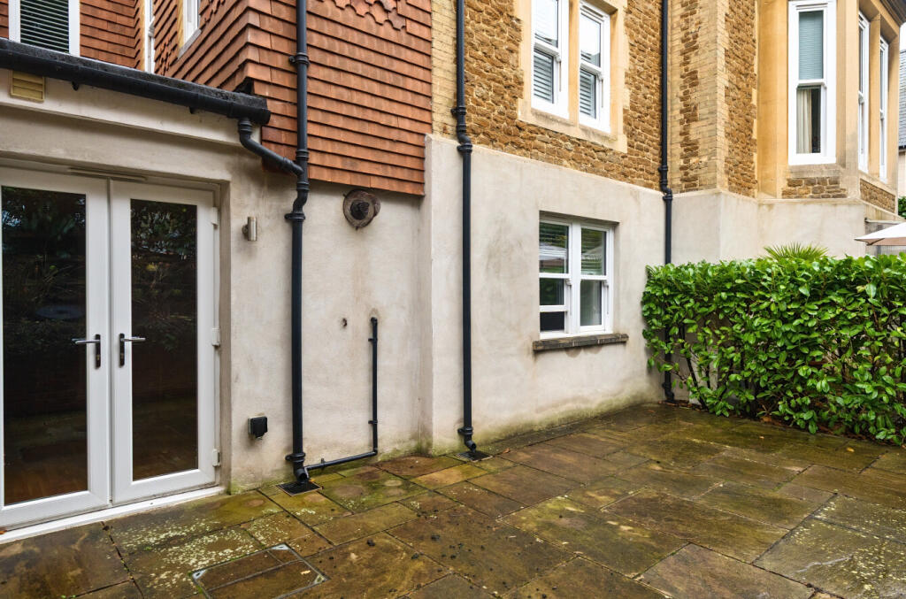 1376315-4-690c858...