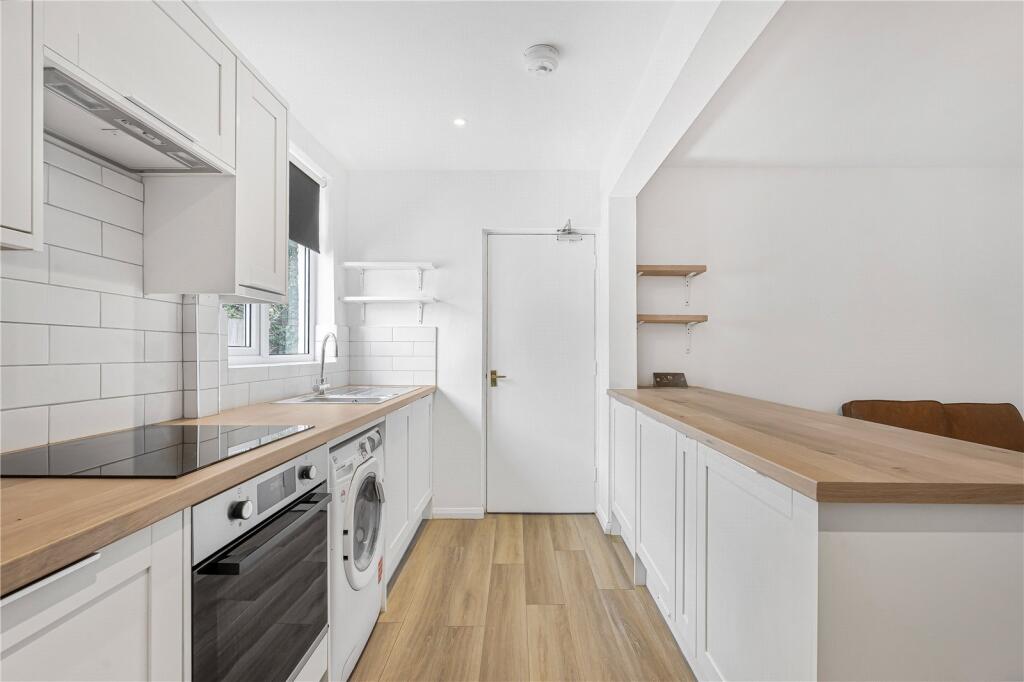 Kitchen/ Dining