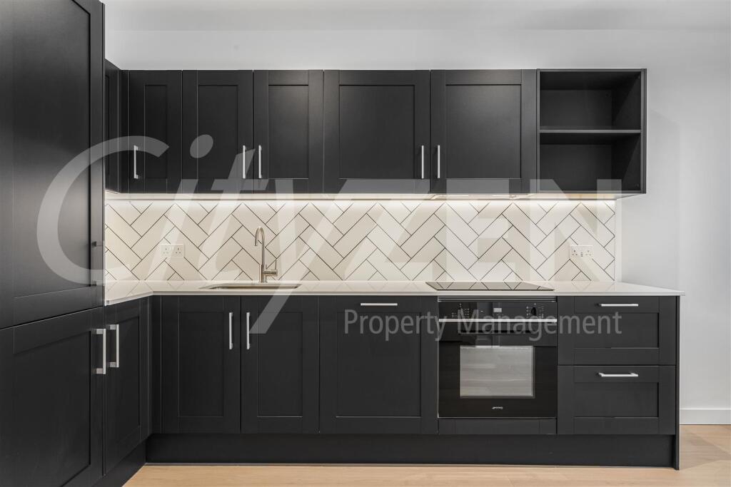 KITCHEN (SIMILAR APARTMENT)