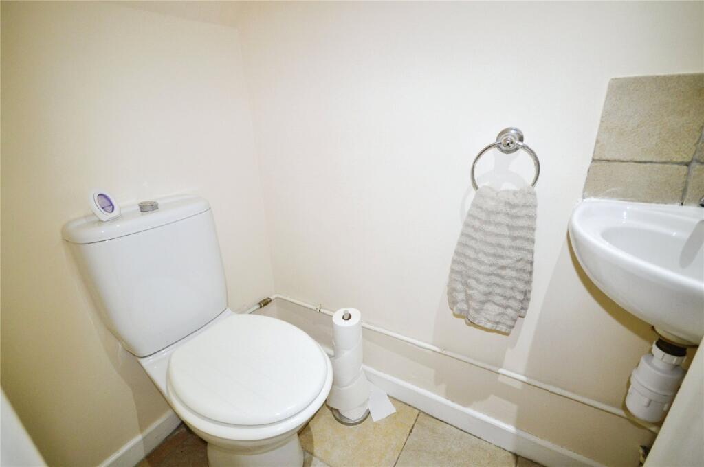 Cloakroom/Wc