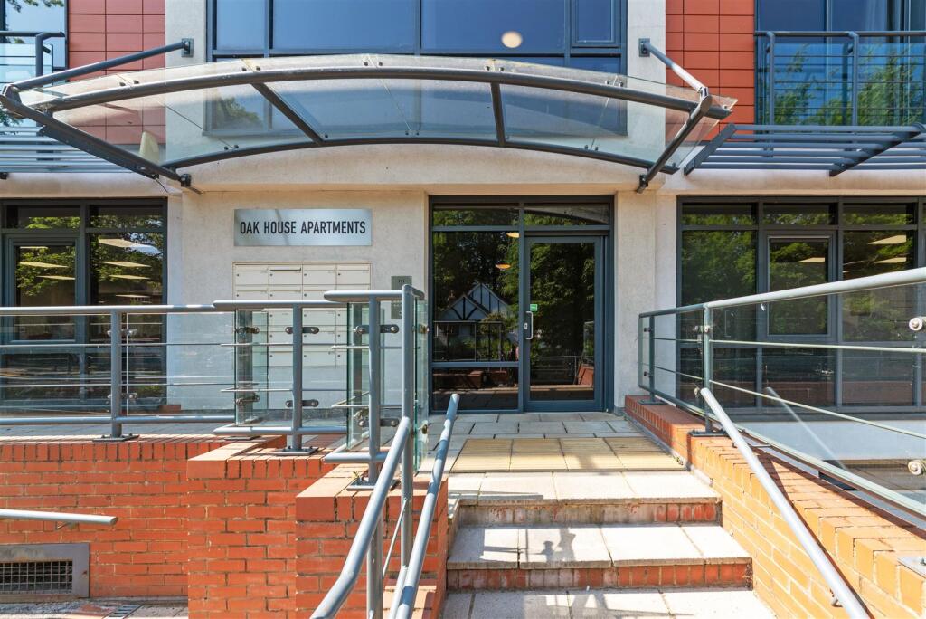 Apartment 3 Oak House 16.jpg