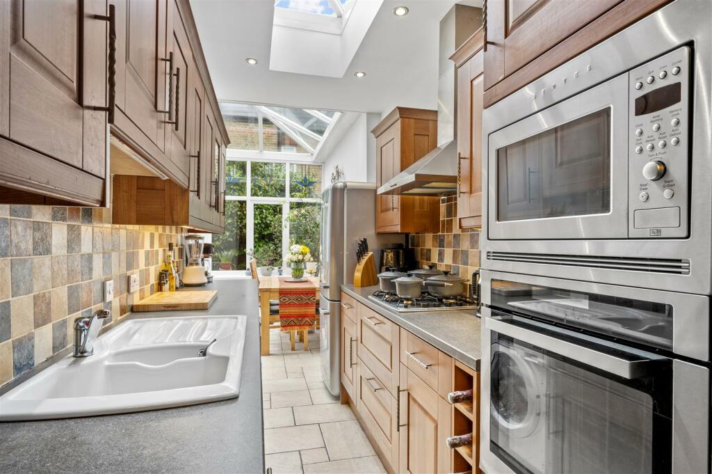19 Delamere Road, 7.jpg