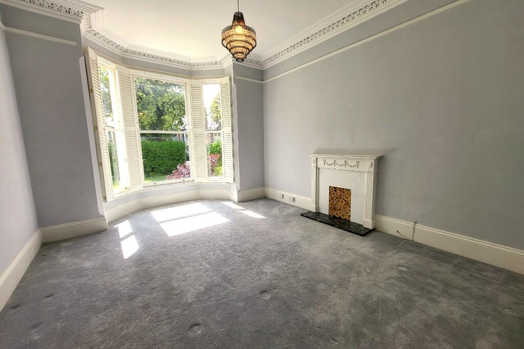 18' Reception Room 