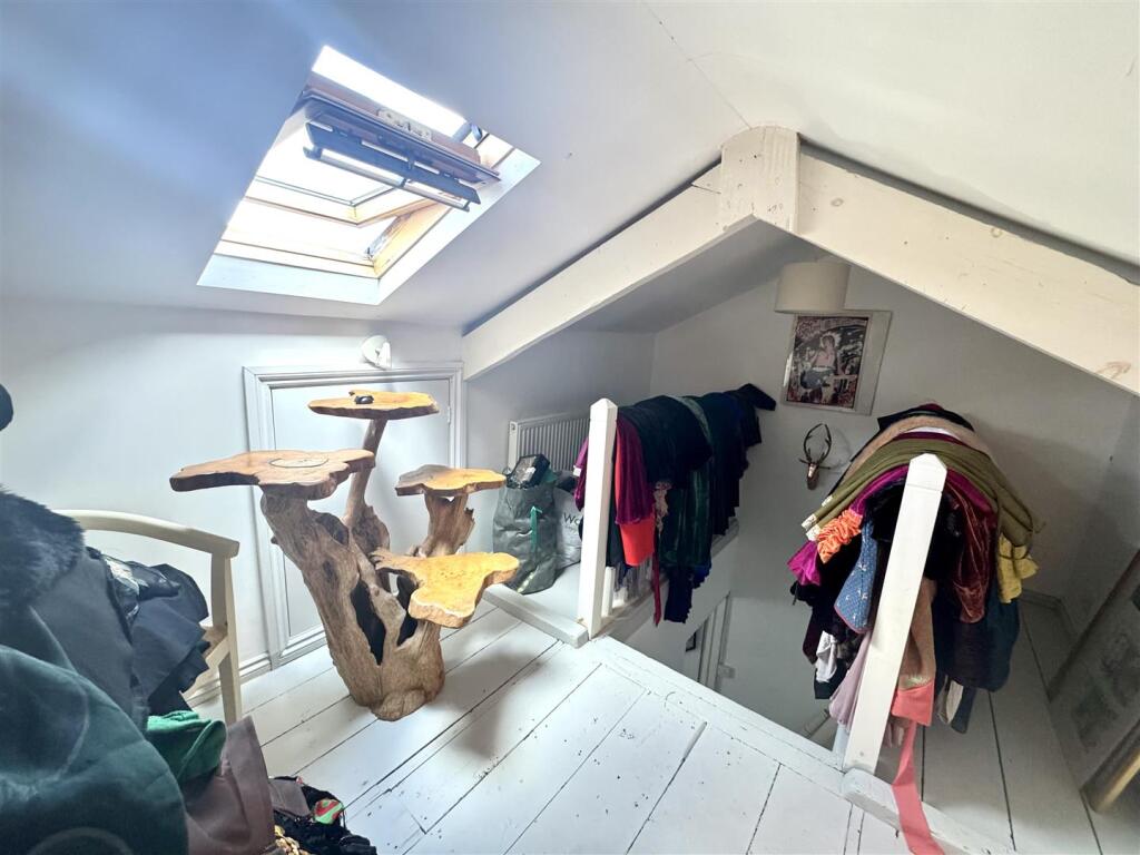 ATTIC ROOM