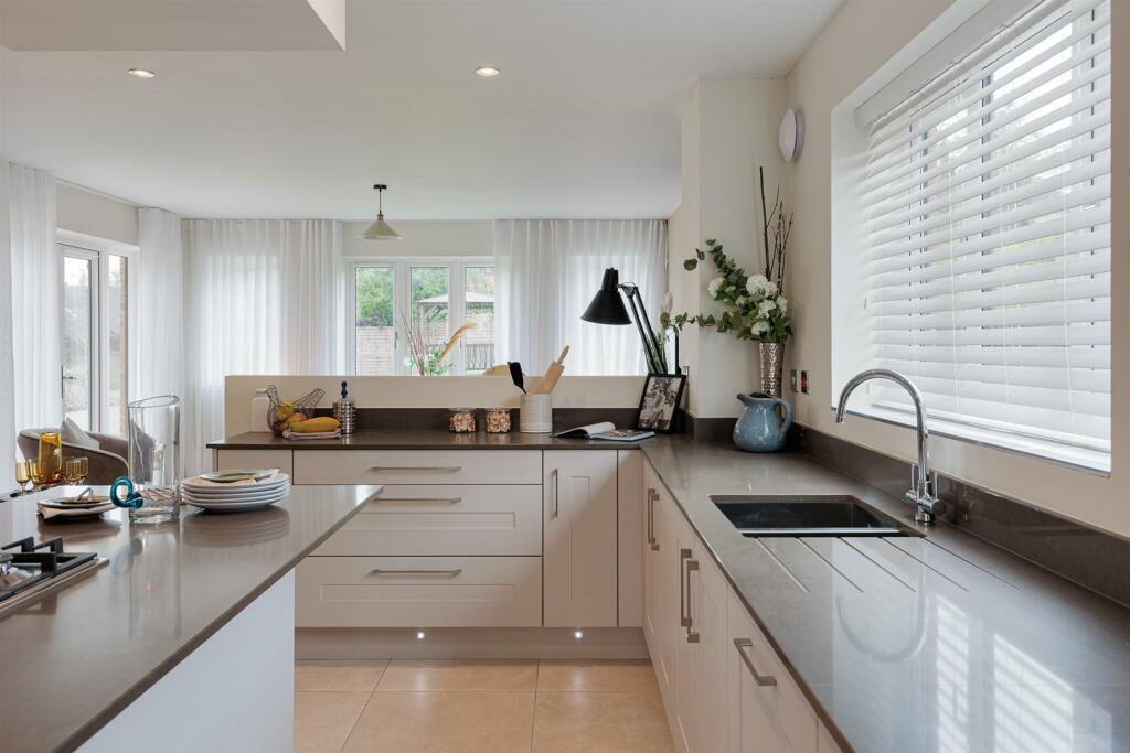 Kitchen/Dining Area